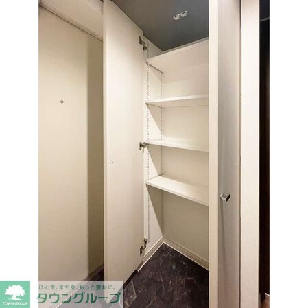 ウェルスクエアイズム下北沢WESTの物件内観写真